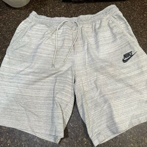 Nike sportswear sweat shorts xxl in great used condition beige color